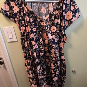 Floral dress with pockets.
